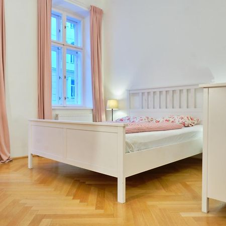 Chic Apartment - Near U3 Metro Виена Екстериор снимка